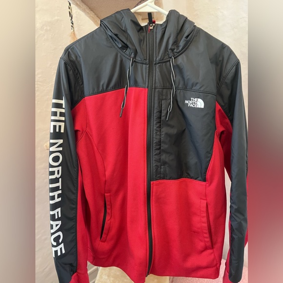 NORTHFACE WORN A HANDFUL OF TIMES-RARE FIND- many similar but not the same. - Picture 3 of 4